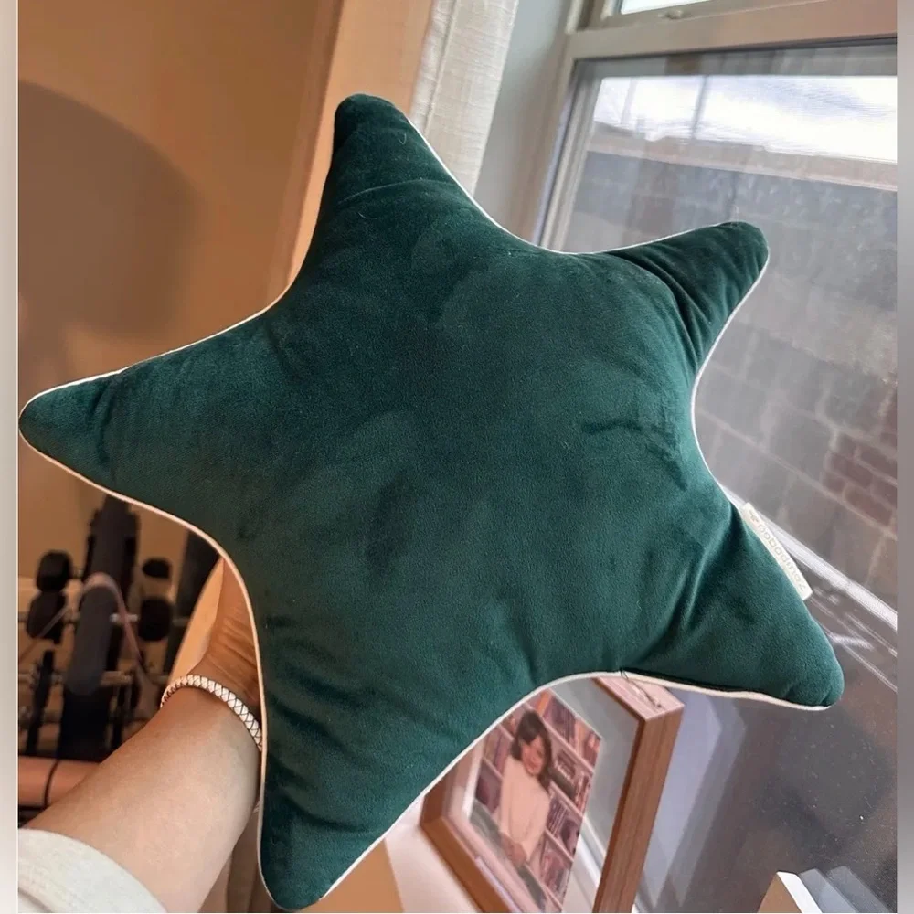 NOBODINOZ Aristote star velvet cushion